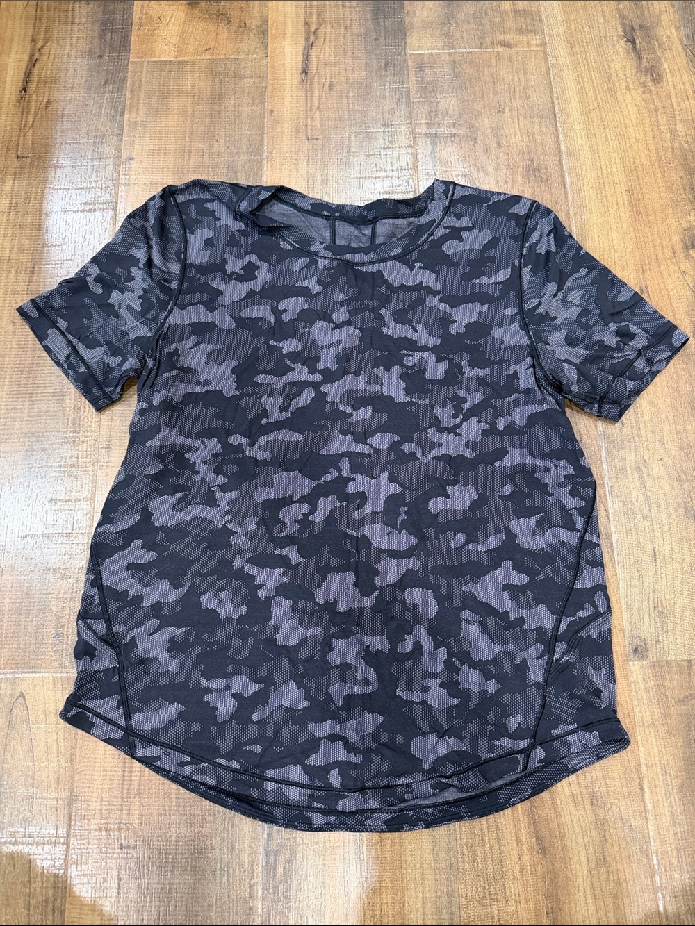 lululemon athletica Black & Gray Camouflage Short-Sleeve Tee